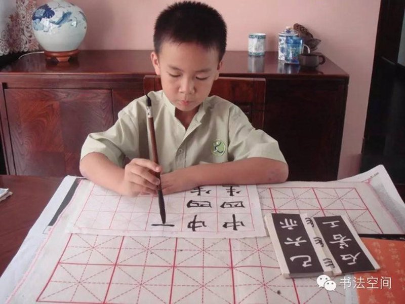 书法学习选购指南：如何挑选适合初学者的笔墨纸砚